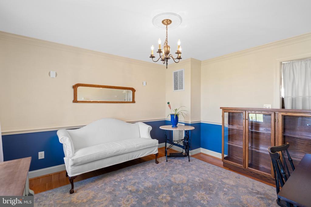 Gore, Virginia, 22637, United States, 4 Bedrooms Bedrooms, ,4 BathroomsBathrooms,Residential,For Sale,1987916