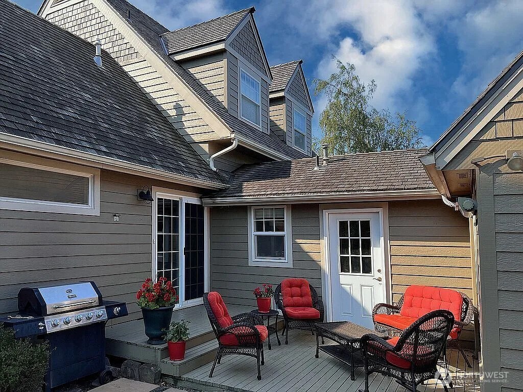 Oak Harbor, Washington, 98277, United States, 3 Bedrooms Bedrooms, ,2 BathroomsBathrooms,Residential,For Sale,1982264