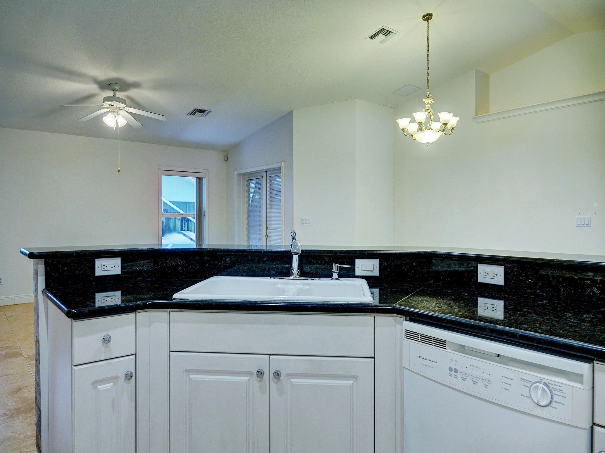  446 NE Vanda Terrado, Jensen Beach, FL, 34957 - 物件實景