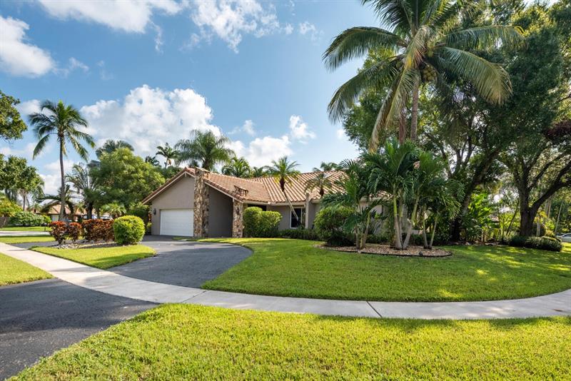 Plantation, Florida, 33322, United States, 4 Bedrooms Bedrooms, ,2 BathroomsBathrooms,Residential,For Sale,1925326
