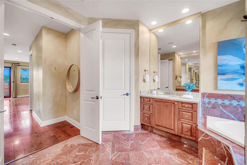 Fort Lauderdale, Florida, 33301, United States, 3 Bedrooms Bedrooms, ,4 BathroomsBathrooms,Residential,For Sale,1947110