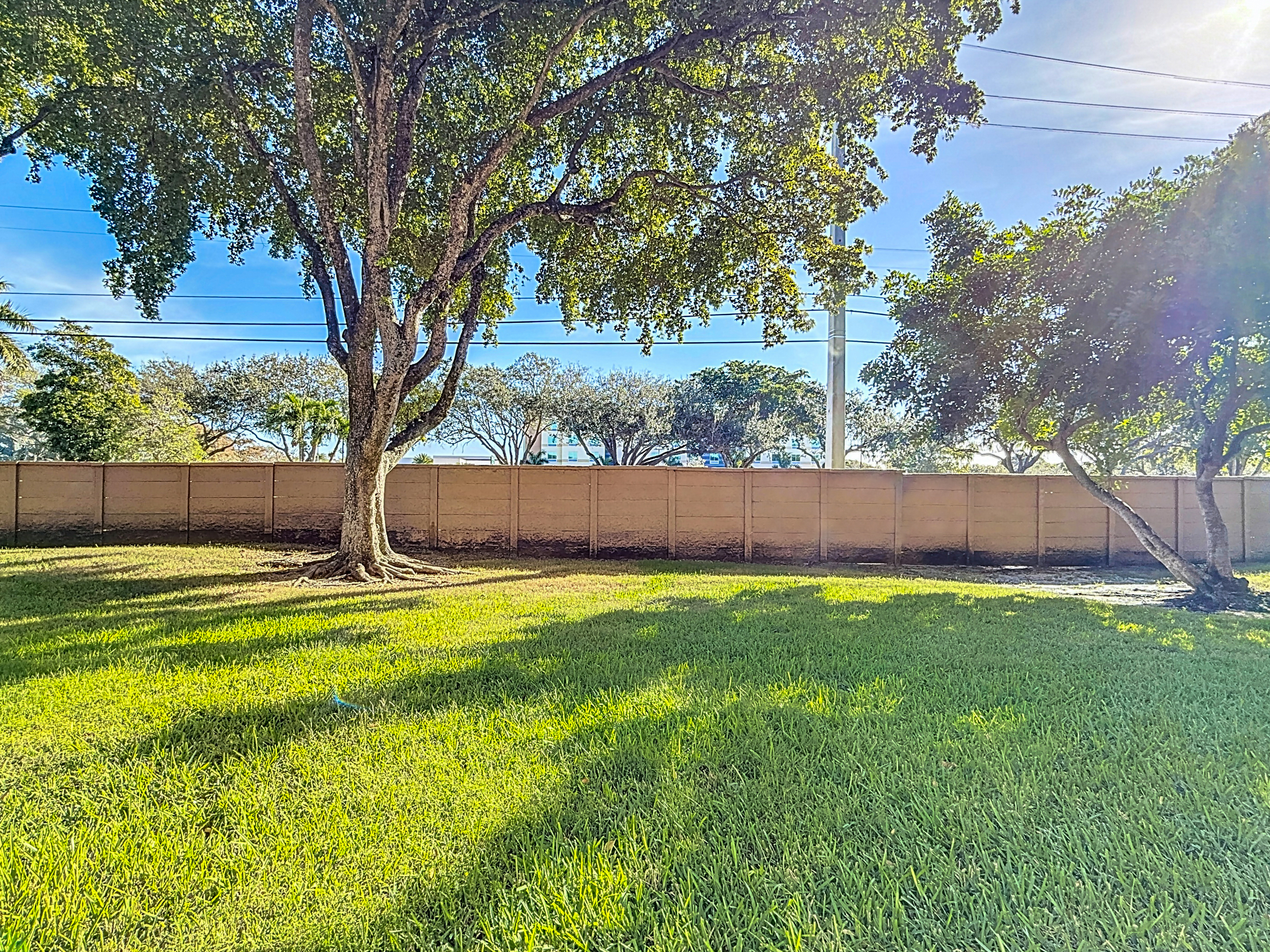 8818 W Mcnab Road, Tamarac, FL, 33321 - 物件實景