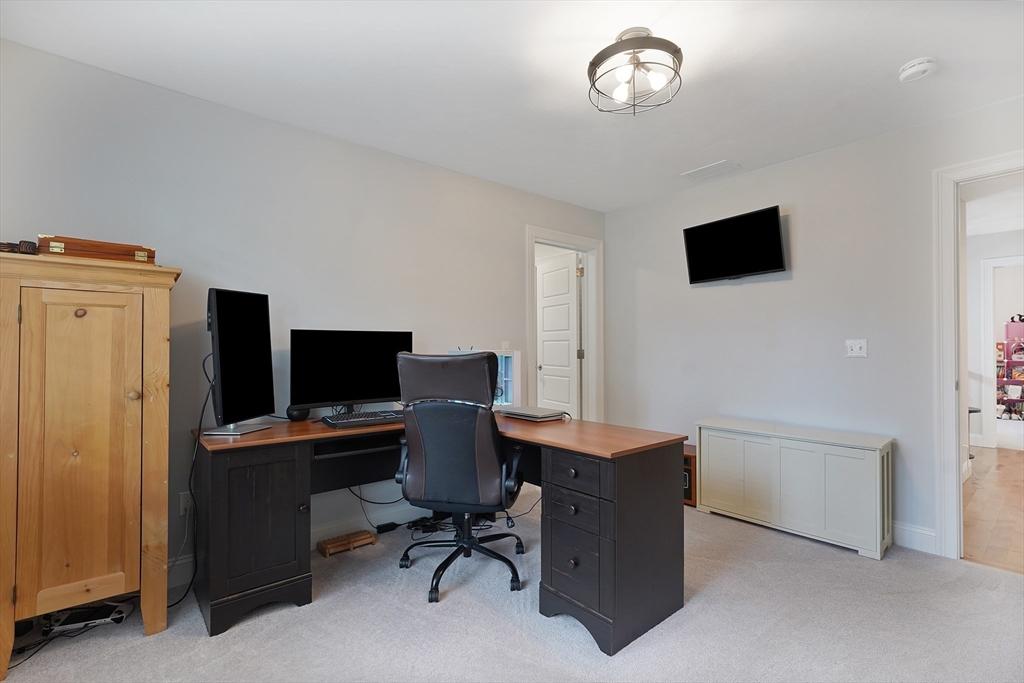Sturbridge, Massachusetts, 01566, United States, 4 Bedrooms Bedrooms, ,4 BathroomsBathrooms,Residential,For Sale,1801654