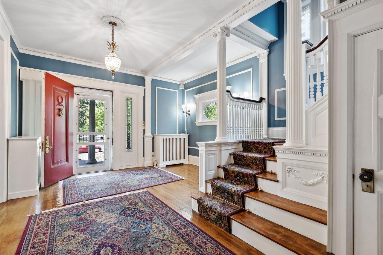 Saint Paul, Minnesota, 55102, United States, 4 Bedrooms Bedrooms, ,3 BathroomsBathrooms,Residential,For Sale,1994503