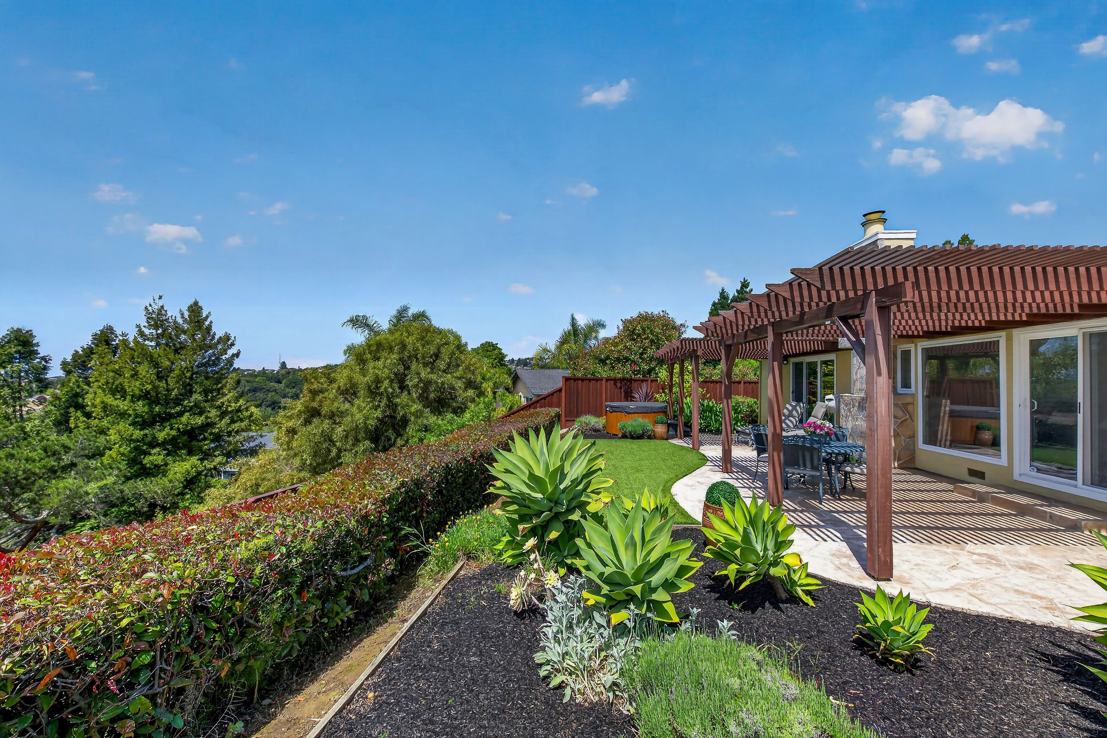  18596 W. Cavendish Drive, Castro Valley - 物件實景