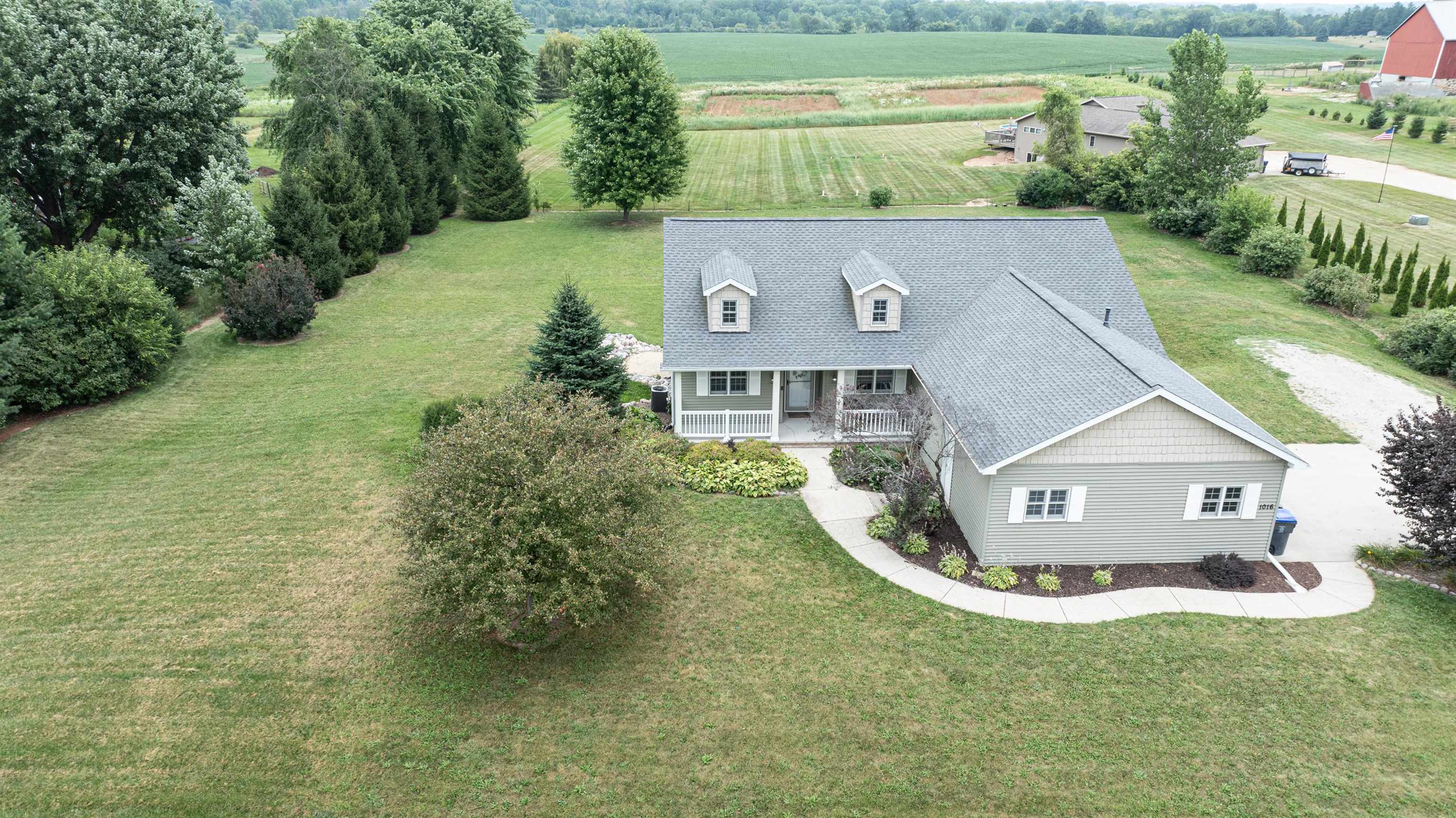 Hortonville, Wisconsin, 54944-9660, United States, 5 Bedrooms Bedrooms, ,3 BathroomsBathrooms,Residential,For Sale,1920298