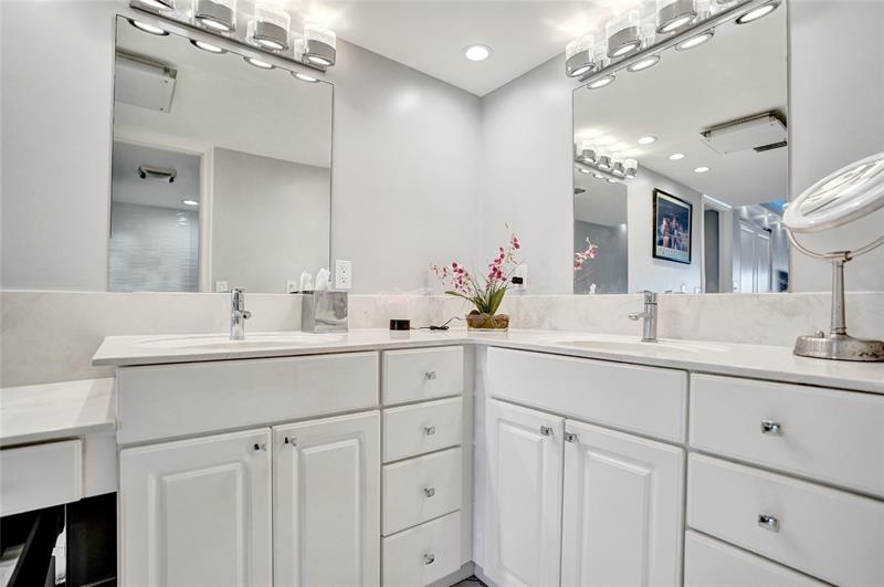 Hillsboro Beach, Florida, 33062, United States, 2 Bedrooms Bedrooms, ,2 BathroomsBathrooms,Residential,For Sale,1991245