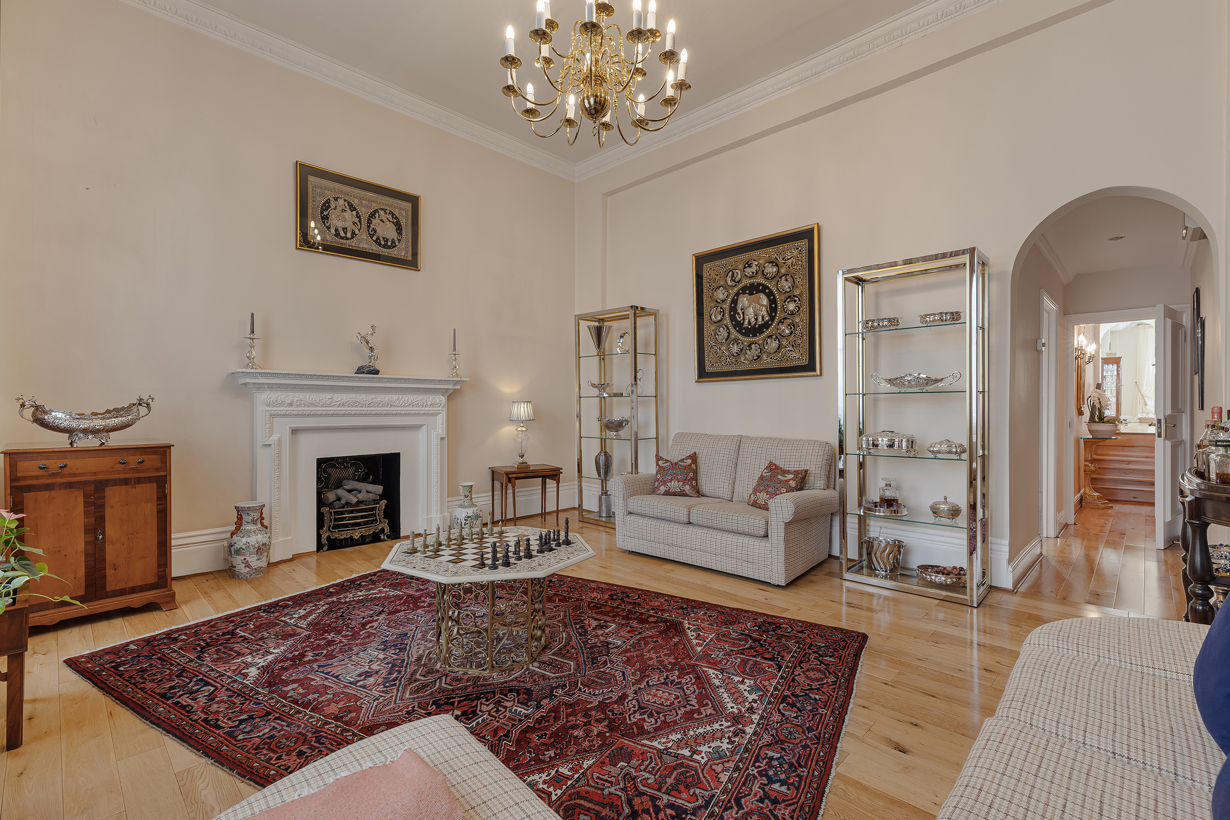  A Maisonette with a West-Facing Terrace on Queen