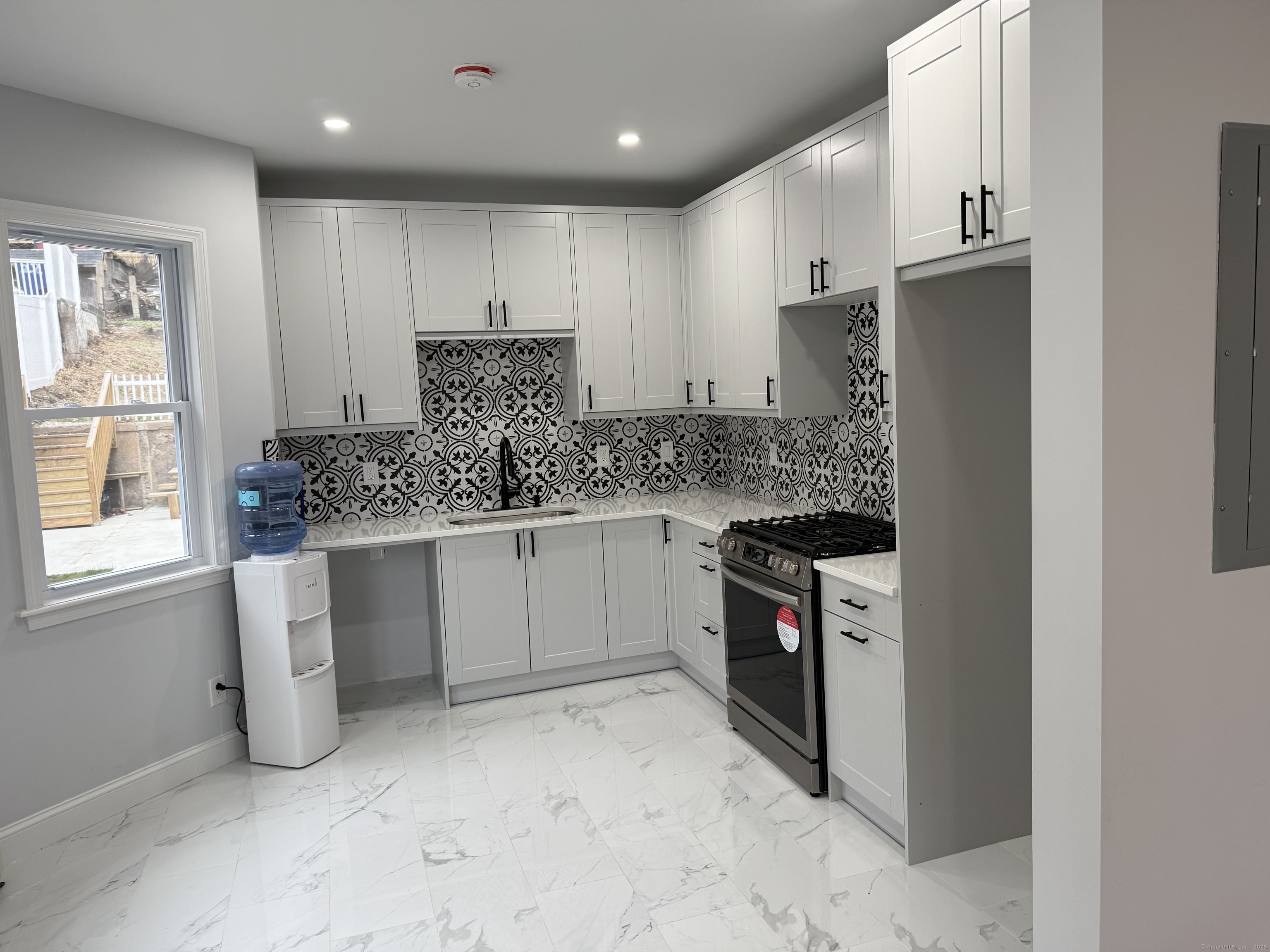 Waterbury, Connecticut, 06704, United States, 12 Bedrooms Bedrooms, ,3 BathroomsBathrooms,Residential,For Sale,1920350