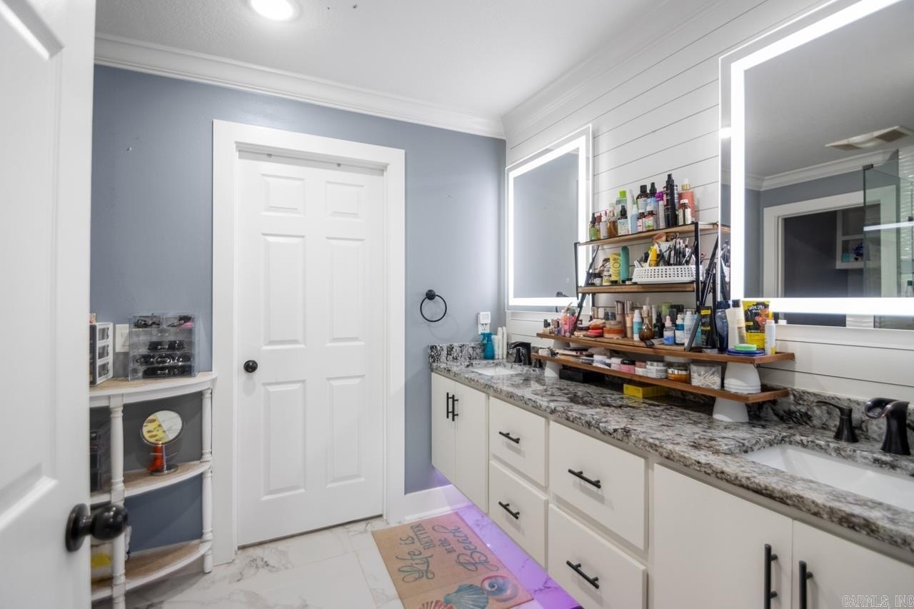 Lonsdale, Arkansas, 72087, United States, 4 Bedrooms Bedrooms, ,4 BathroomsBathrooms,Residential,For Sale,1974688