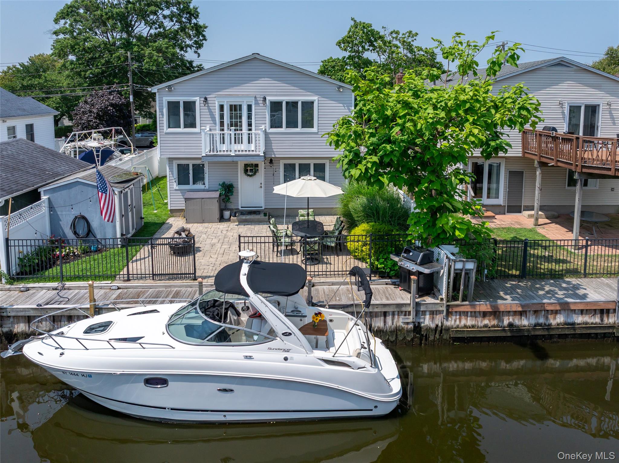 Babylon, New York, 11702, United States, 3 Bedrooms Bedrooms, ,2 BathroomsBathrooms,Residential,For Sale,1930395