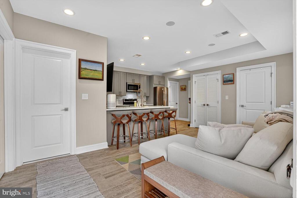 Washington, District of Columbia, 20002, United States, 2 Bedrooms Bedrooms, ,2 BathroomsBathrooms,Residential,For Sale,2002481