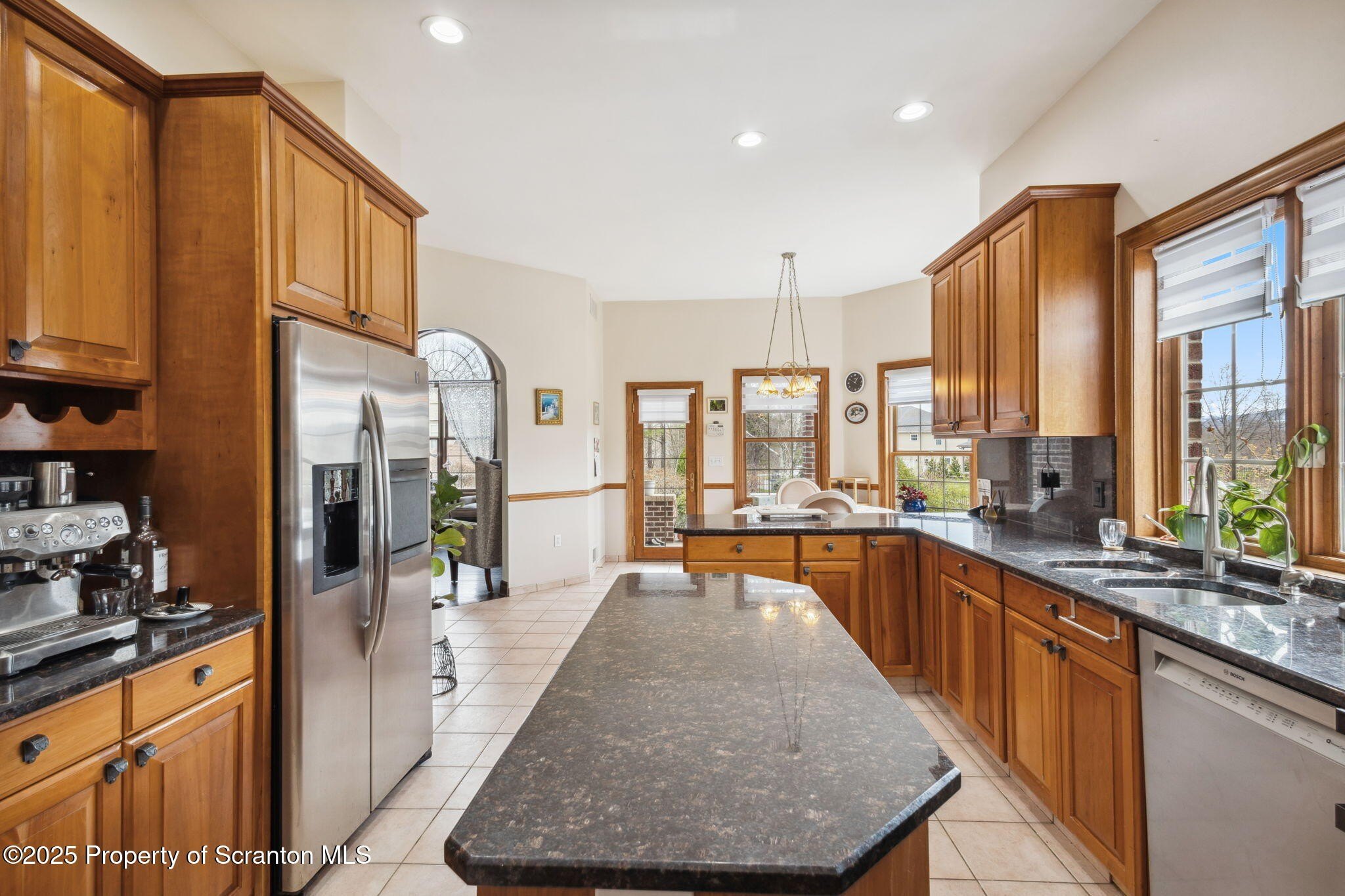 Old Forge, Pennsylvania, 18518, United States, 5 Bedrooms Bedrooms, ,5 BathroomsBathrooms,Residential,For Sale,1921311