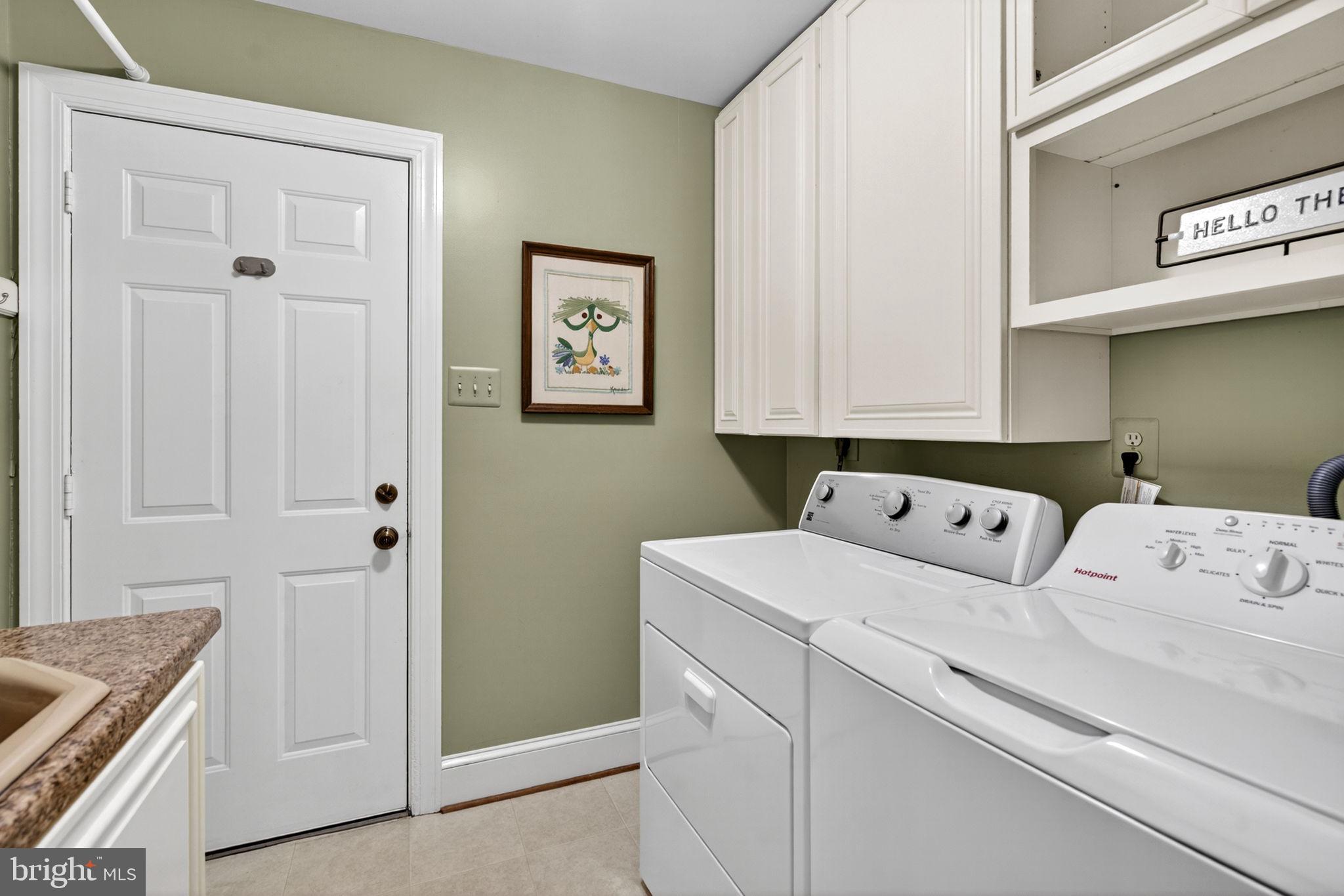 Warrenton, Virginia, 20187, United States, 4 Bedrooms Bedrooms, ,4 BathroomsBathrooms,Residential,For Sale,1976387