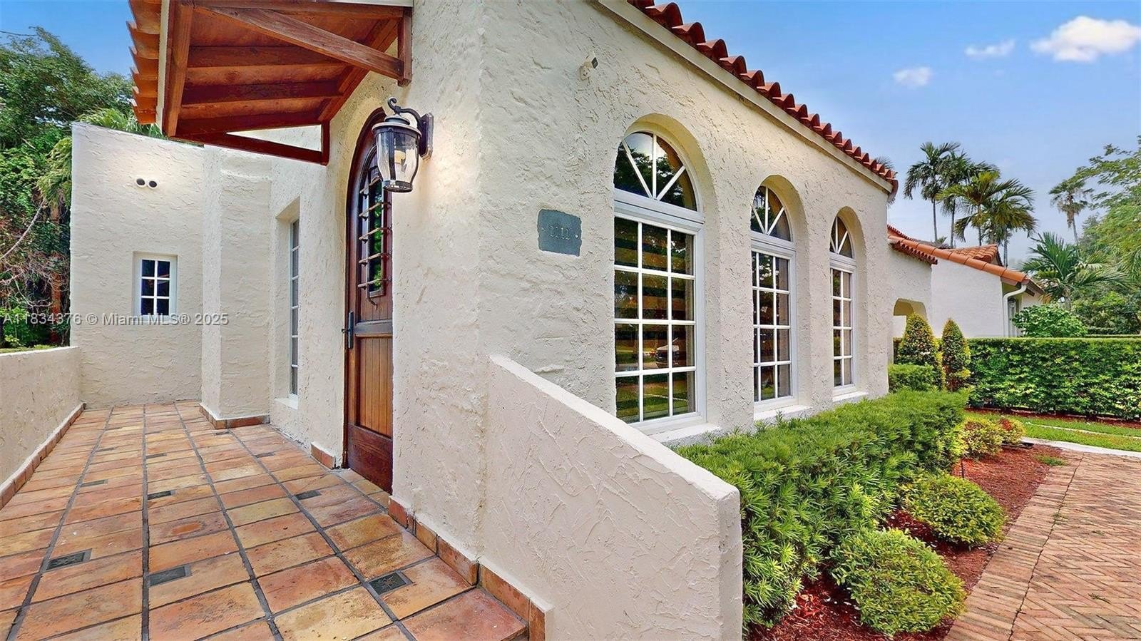 Coral Gables, Florida, 33134, United States, 2 Bedrooms Bedrooms, ,2 BathroomsBathrooms,Residential,For Sale,1989880