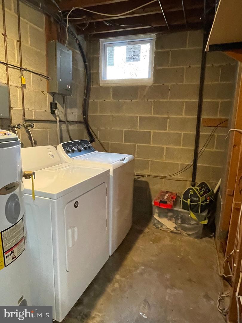 Centreville, Virginia, 20120, United States, 3 Bedrooms Bedrooms, ,2 BathroomsBathrooms,Residential,For Sale,1988924