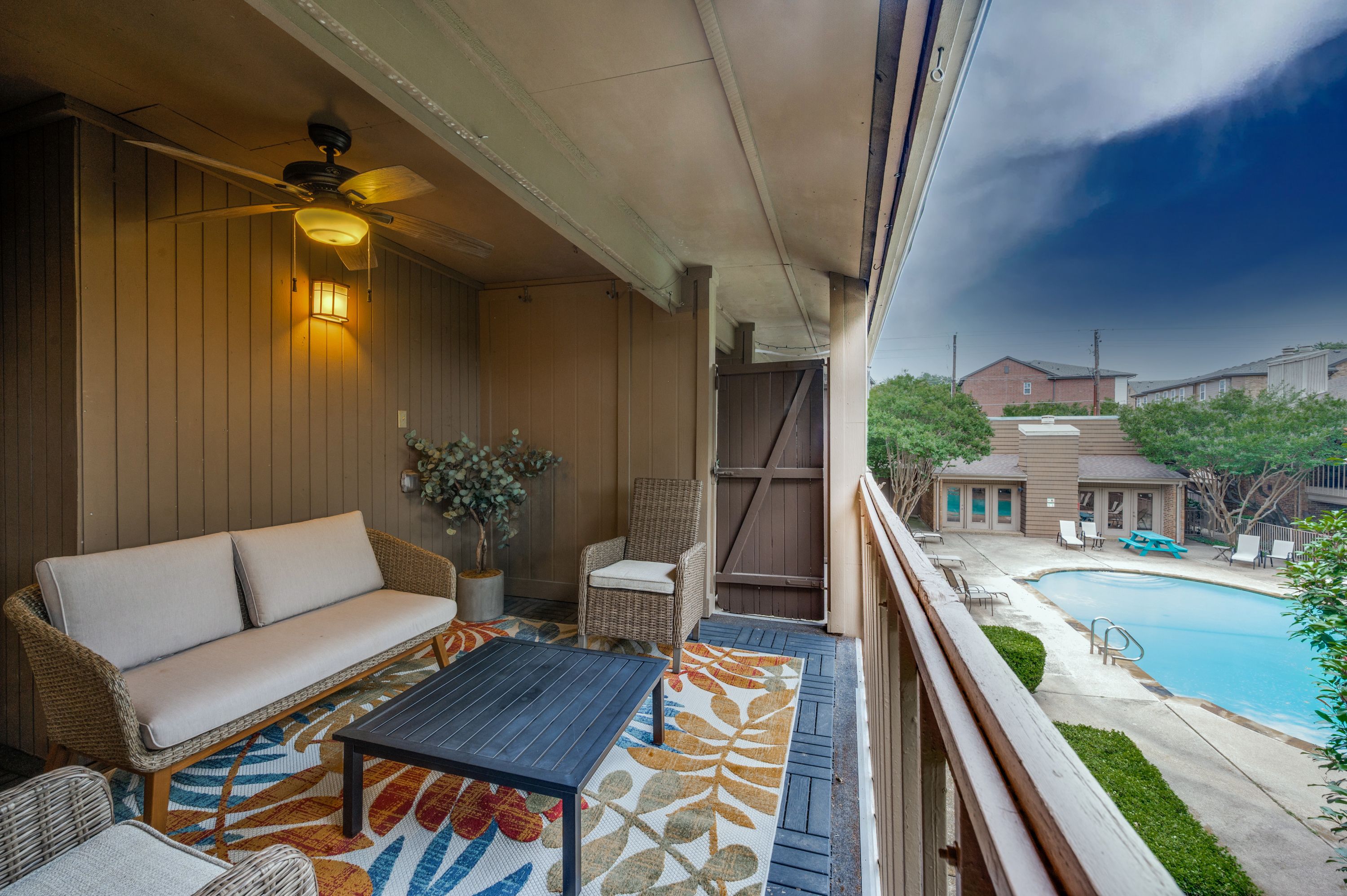  Fully Renovated. Pool Views. City Energy. - 物件實景