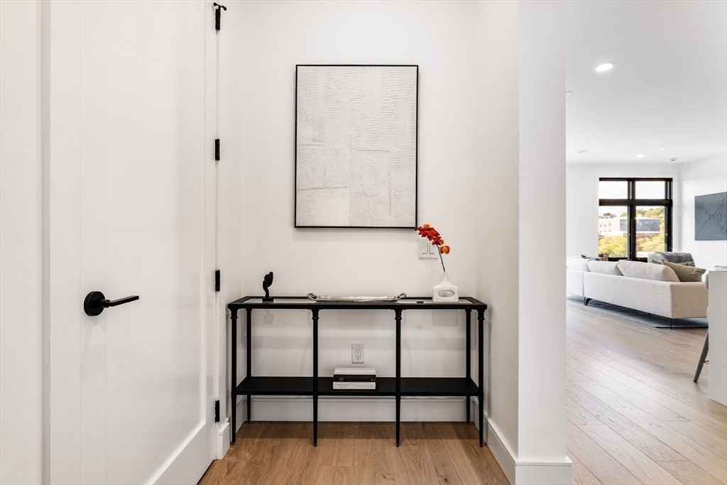 Brookline, Massachusetts, 02446, United States, 3 Bedrooms Bedrooms, ,4 BathroomsBathrooms,Residential,For Sale,1975462