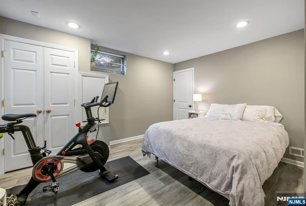 Tenafly, New Jersey, 07670, United States, 6 Bedrooms Bedrooms, ,5 BathroomsBathrooms,Residential,For Sale,1743574