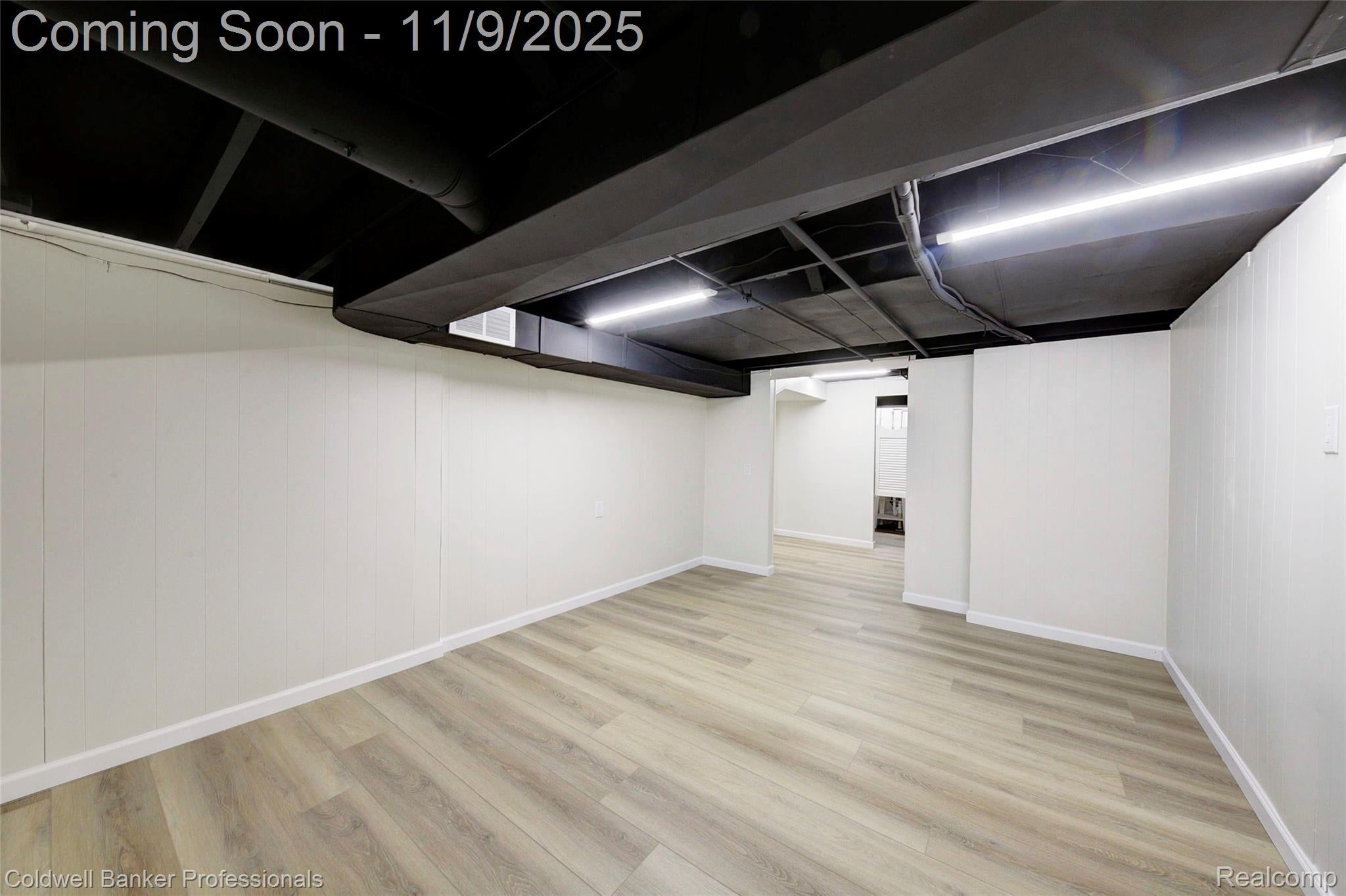 Troy, Michigan, 48085, United States, 4 Bedrooms Bedrooms, ,2 BathroomsBathrooms,Residential,For Sale,1989080