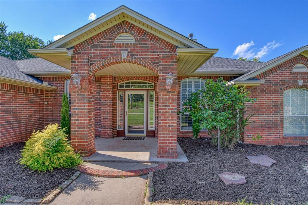 Noble, Oklahoma, 73068, United States, 6 Bedrooms Bedrooms, ,4 BathroomsBathrooms,Residential,For Sale,1978197