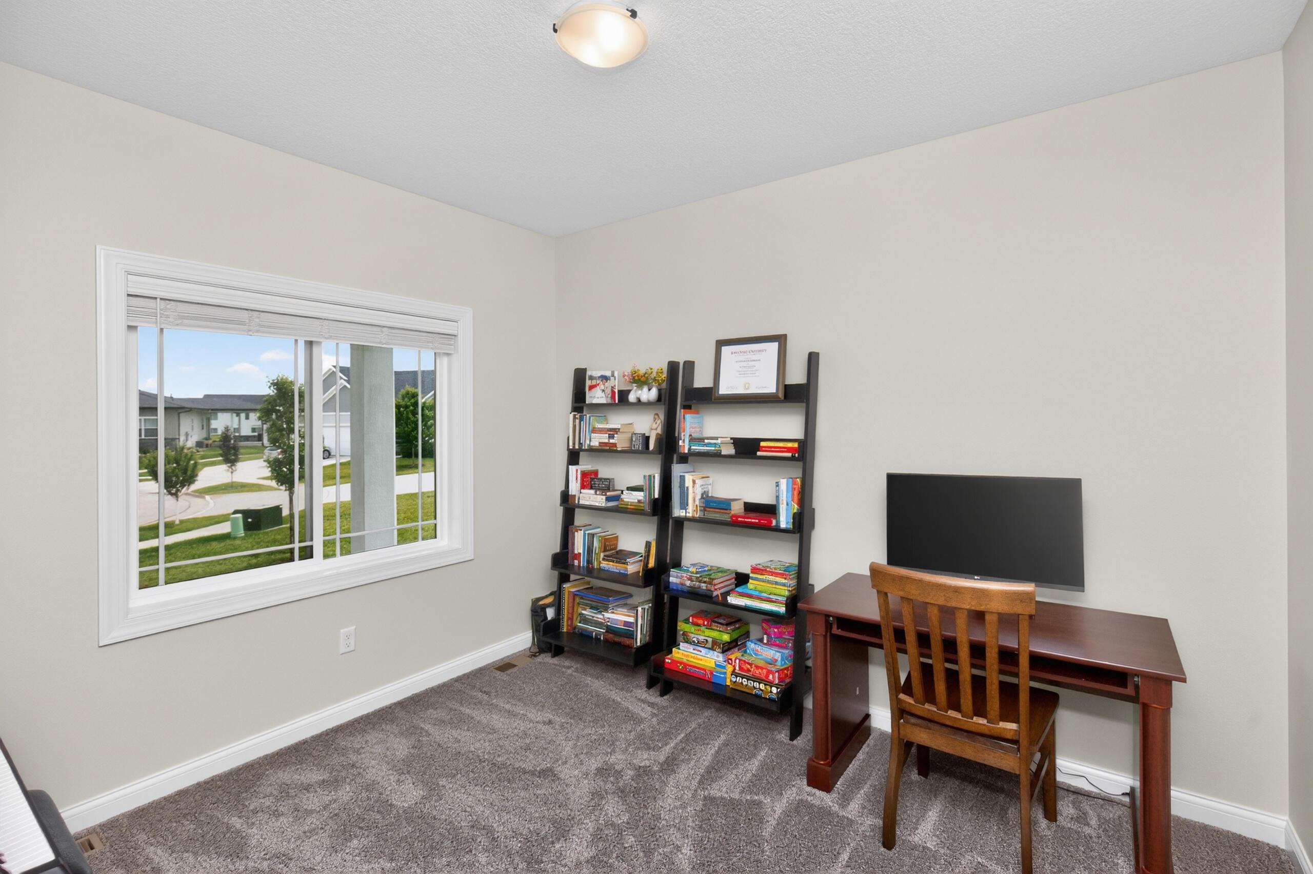 Ames, Iowa, 50014, United States, 4 Bedrooms Bedrooms, ,3 BathroomsBathrooms,Residential,For Sale,2049090