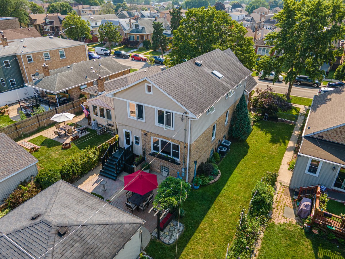 Elmwood Park, Illinois, 60707, United States, 5 Bedrooms Bedrooms, ,3 BathroomsBathrooms,Residential,For Sale,1916945