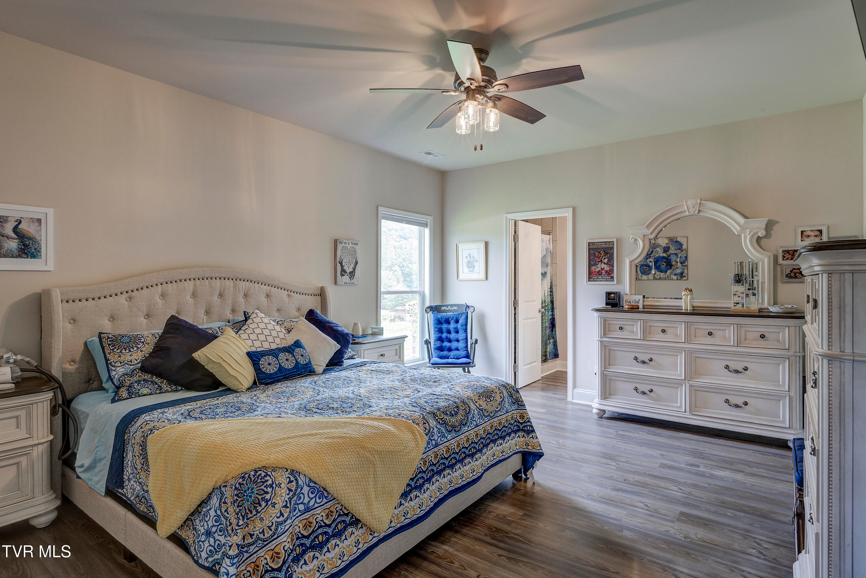 Elizabethton, Tennessee, 37643, United States, 3 Bedrooms Bedrooms, ,2 BathroomsBathrooms,Residential,For Sale,1925509