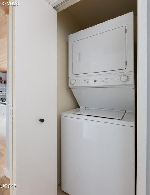 Depoe Bay, Oregon, 97341, United States, 2 Bedrooms Bedrooms, ,2 BathroomsBathrooms,Residential,For Sale,1988210