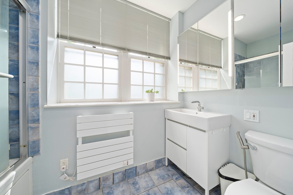 Brookline, Massachusetts, 02445, United States, 3 Bedrooms Bedrooms, ,2 BathroomsBathrooms,Residential,For Sale,1891424