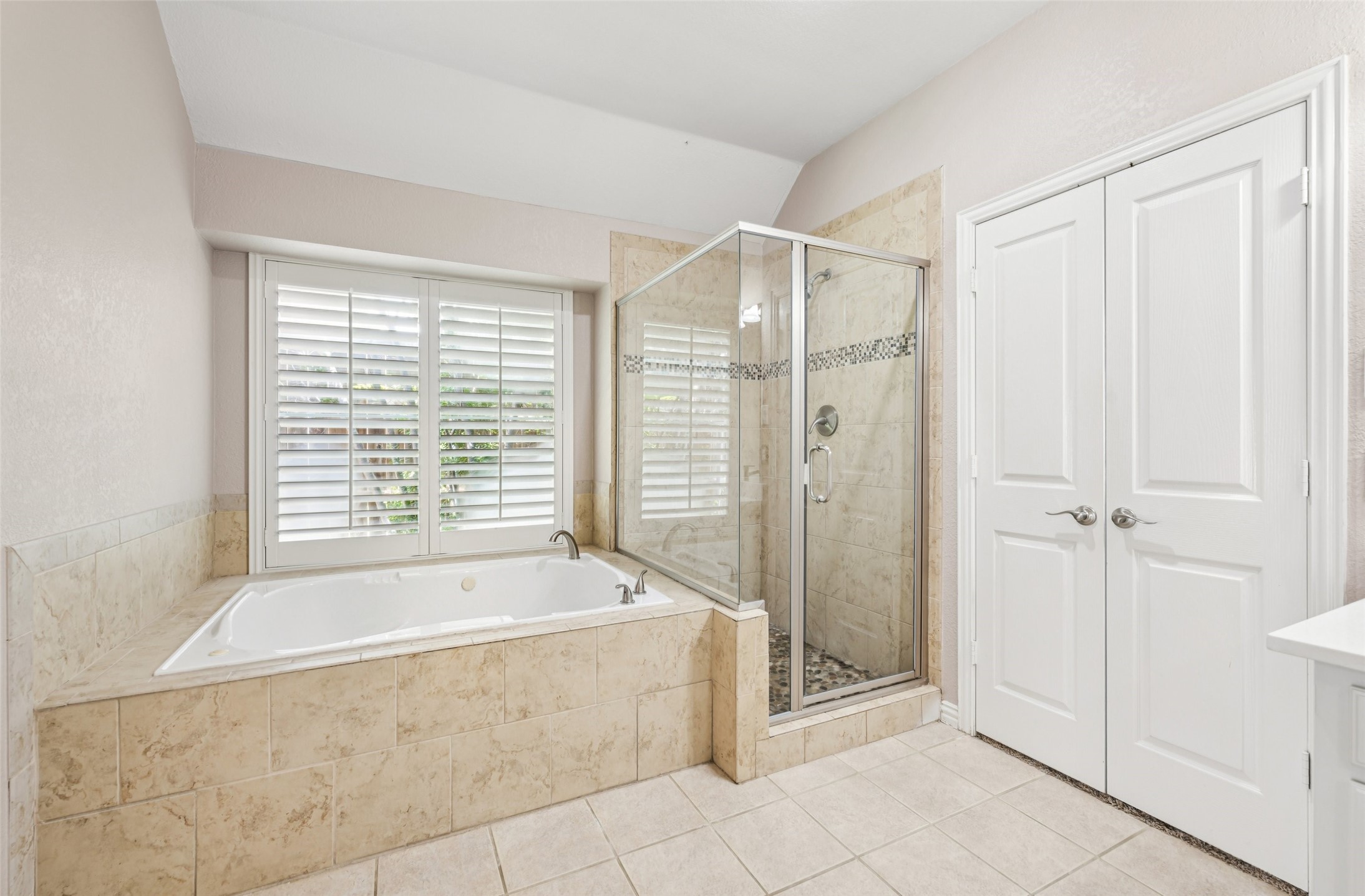 Southlake, Texas, 76092, United States, 4 Bedrooms Bedrooms, ,4 BathroomsBathrooms,Residential,For Sale,1883511