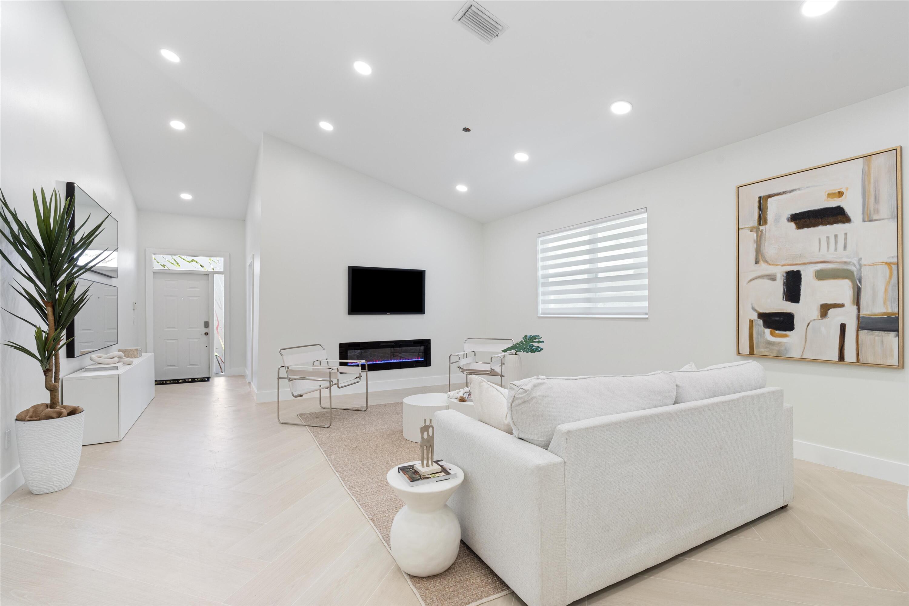 Delray Beach, Florida, 33446, United States, 4 Bedrooms Bedrooms, ,2 BathroomsBathrooms,Residential,For Sale,1898707