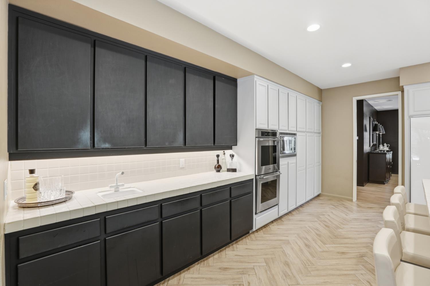 Gold River, California, 95670, United States, 4 Bedrooms Bedrooms, ,5 BathroomsBathrooms,Residential,For Sale,1987751