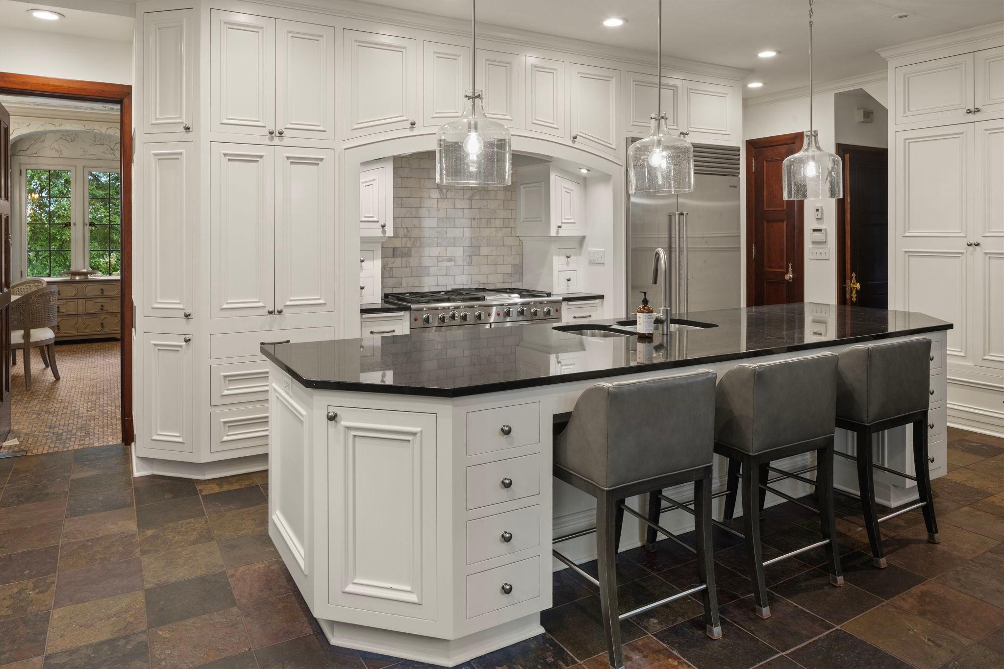 Minneapolis, Minnesota, 55416, United States, 5 Bedrooms Bedrooms, ,4 BathroomsBathrooms,Residential,For Sale,1907666