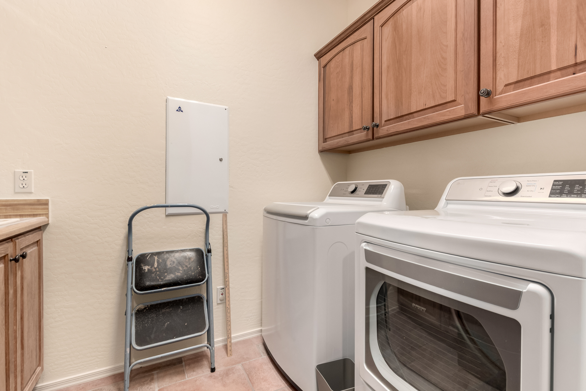 Phoenix, Arizona, 85083, United States, 4 Bedrooms Bedrooms, ,4 BathroomsBathrooms,Residential,For Sale,1993851