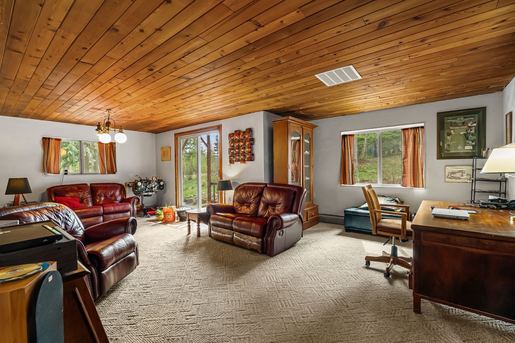  Tree Farm & Home on 6+ Acres - 物件實景