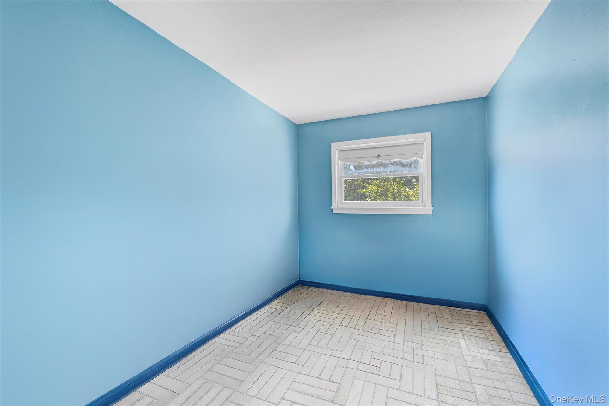 Bronx, New York, 10465, United States, 3 Bedrooms Bedrooms, ,2 BathroomsBathrooms,Residential,For Sale,1919704