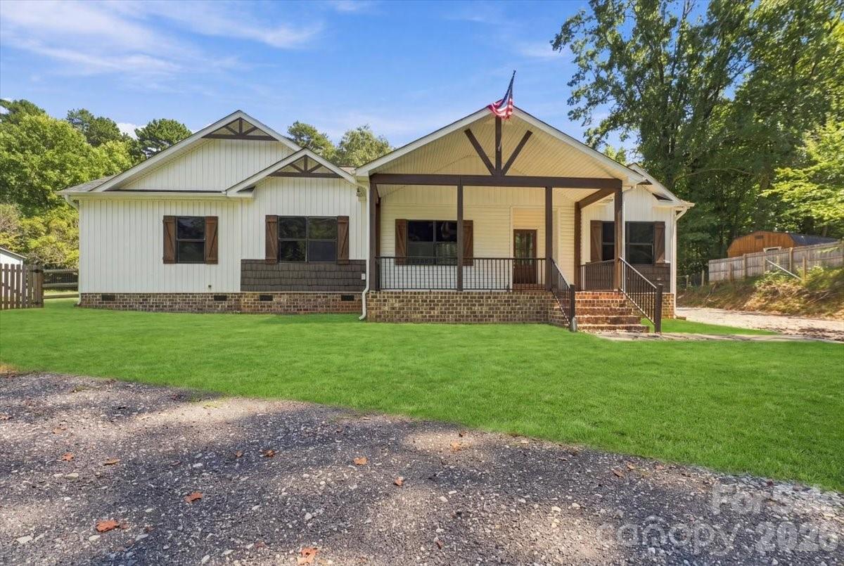 Shelton Ave, Statesville, NC 28677