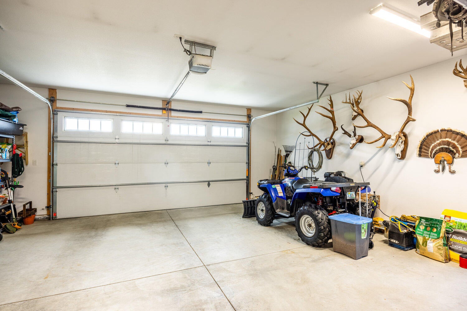 Sheridan, Wyoming, 82801, United States, 4 Bedrooms Bedrooms, ,2 BathroomsBathrooms,Residential,For Sale,1980620