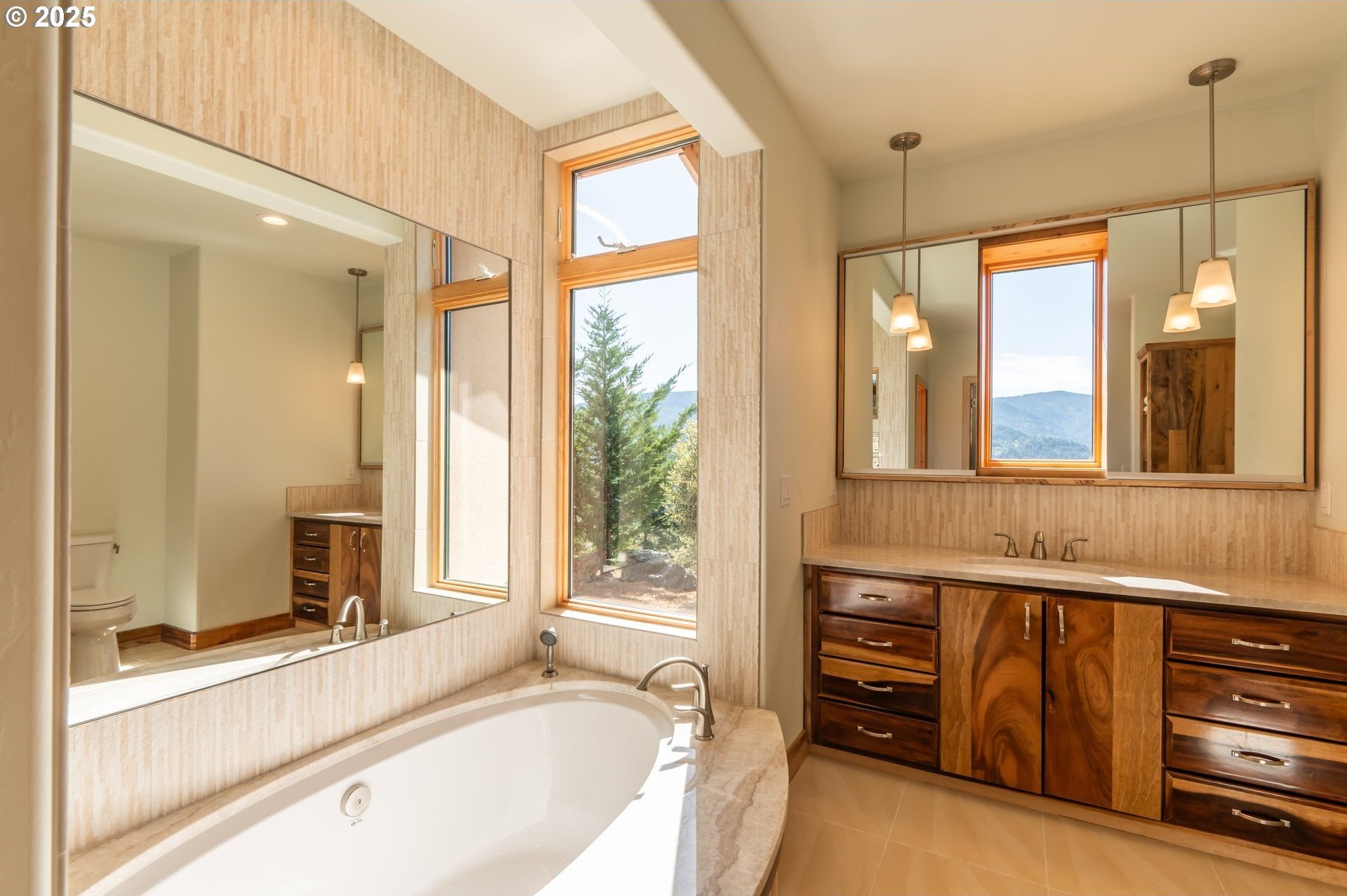 Gold Beach, Oregon, 97444, United States, 2 Bedrooms Bedrooms, ,3 BathroomsBathrooms,Residential,For Sale,1975339