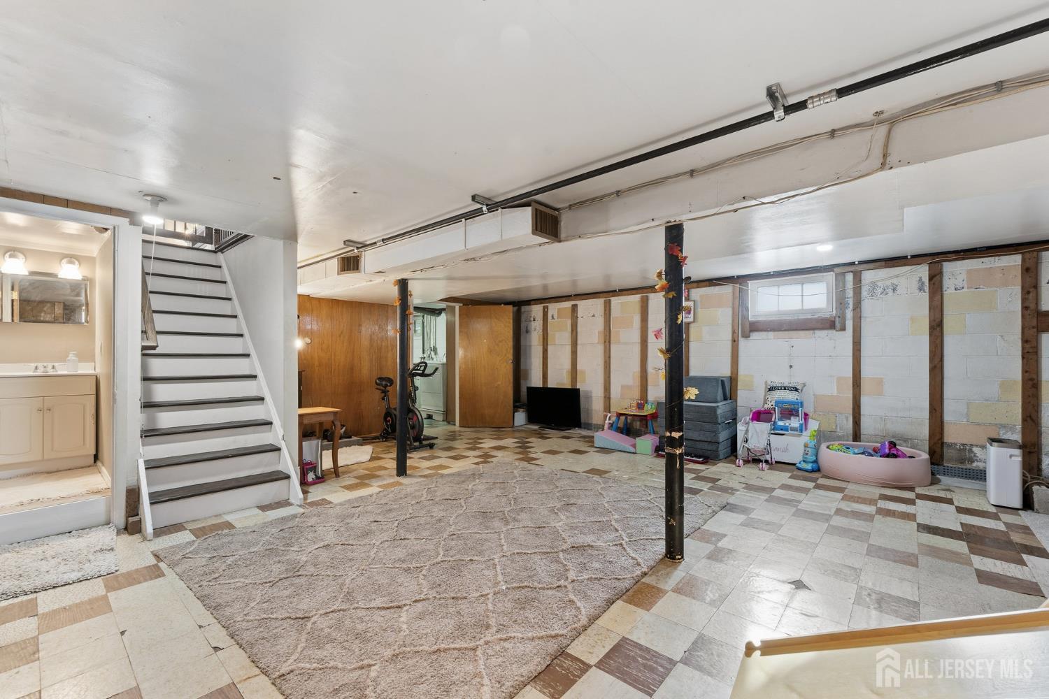 Piscataway, New Jersey, 08854, United States, 3 Bedrooms Bedrooms, ,2 BathroomsBathrooms,Residential,For Sale,1989136