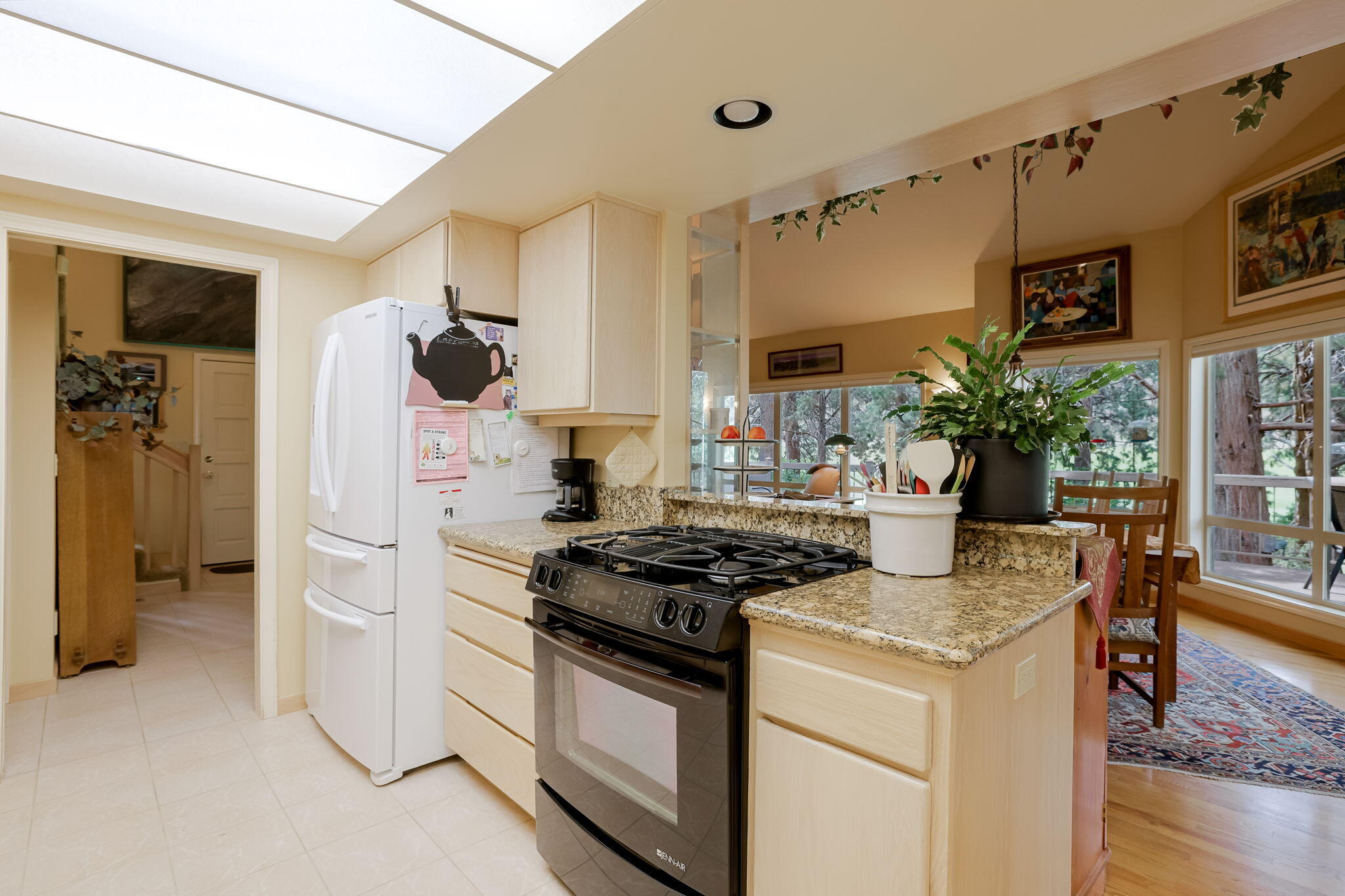 Bend, Oregon, 97703, United States, 3 Bedrooms Bedrooms, ,3 BathroomsBathrooms,Residential,For Sale,1911486
