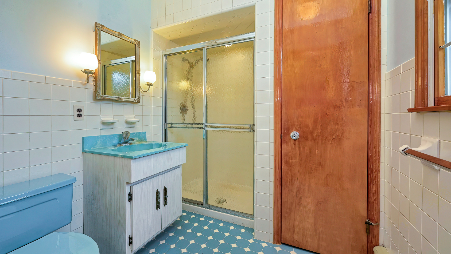 Nutley, New Jersey, 07110, United States, 4 Bedrooms Bedrooms, ,3 BathroomsBathrooms,Residential,For Sale,1974859