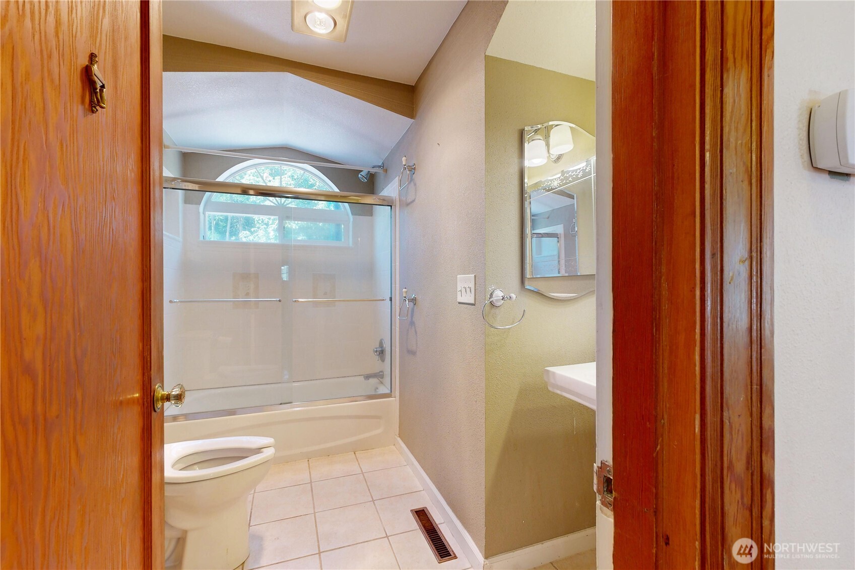 Walla Walla, Washington, 99362, United States, 3 Bedrooms Bedrooms, ,2 BathroomsBathrooms,Residential,For Sale,1907583