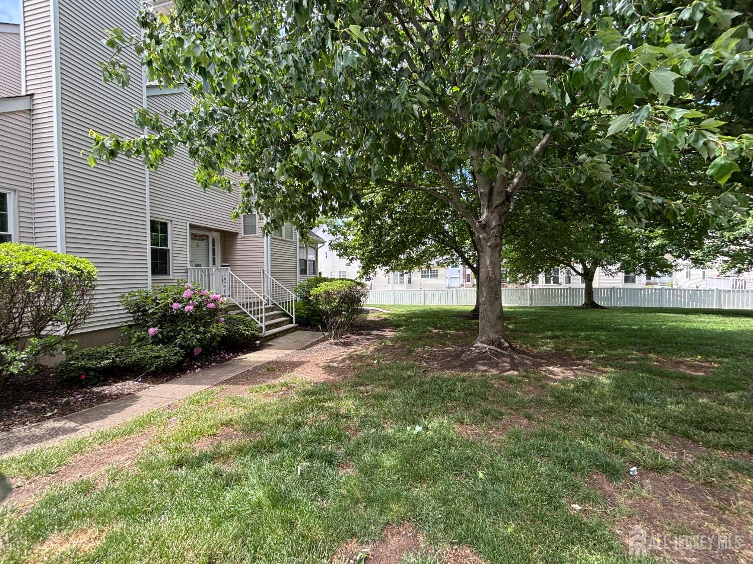 North Brunswick, New Jersey, 08902, United States, 3 Bedrooms Bedrooms, ,3 BathroomsBathrooms,Residential,For Sale,2048487