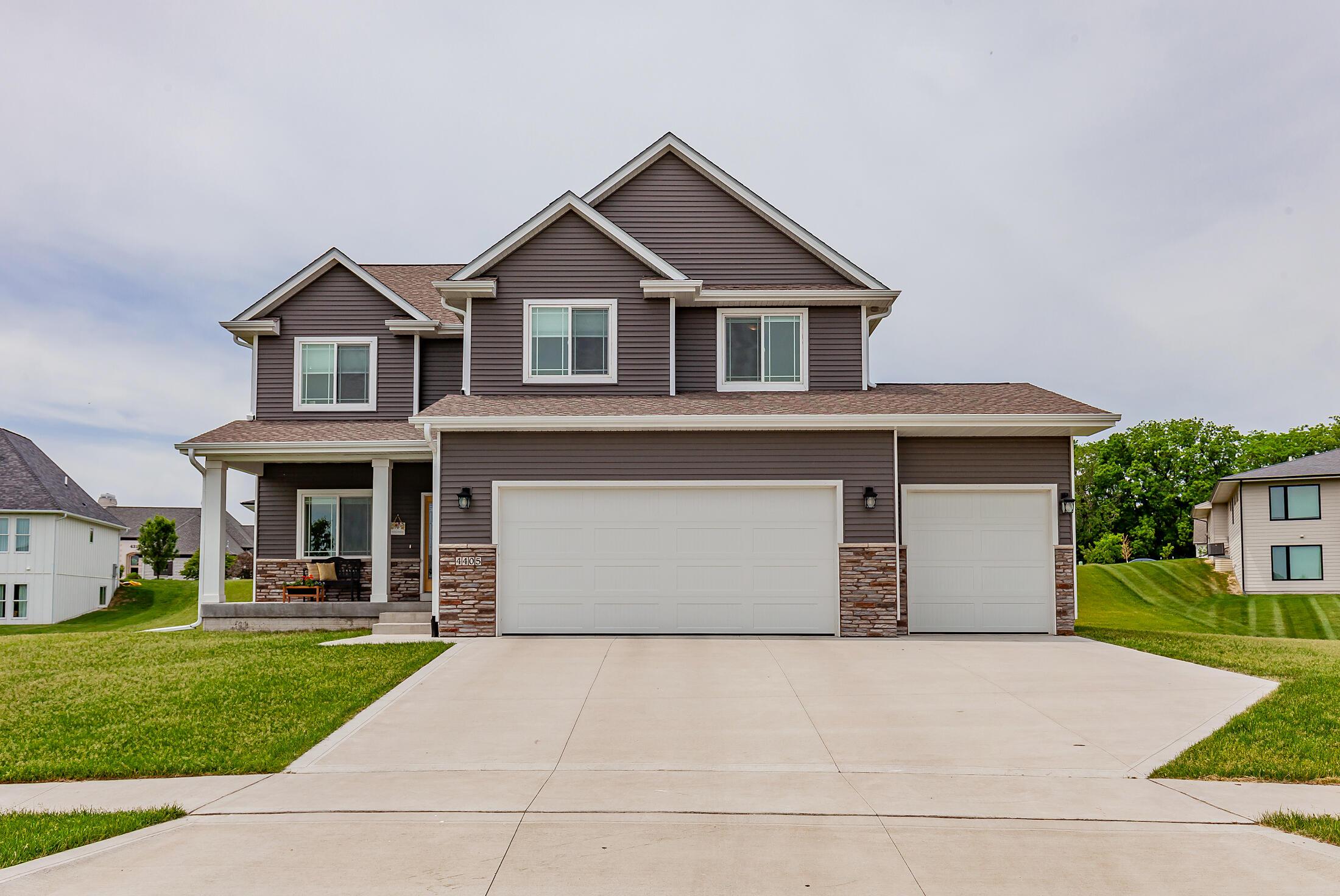 Ames, Iowa, 50014, United States, 4 Bedrooms Bedrooms, ,3 BathroomsBathrooms,Residential,For Sale,2049090