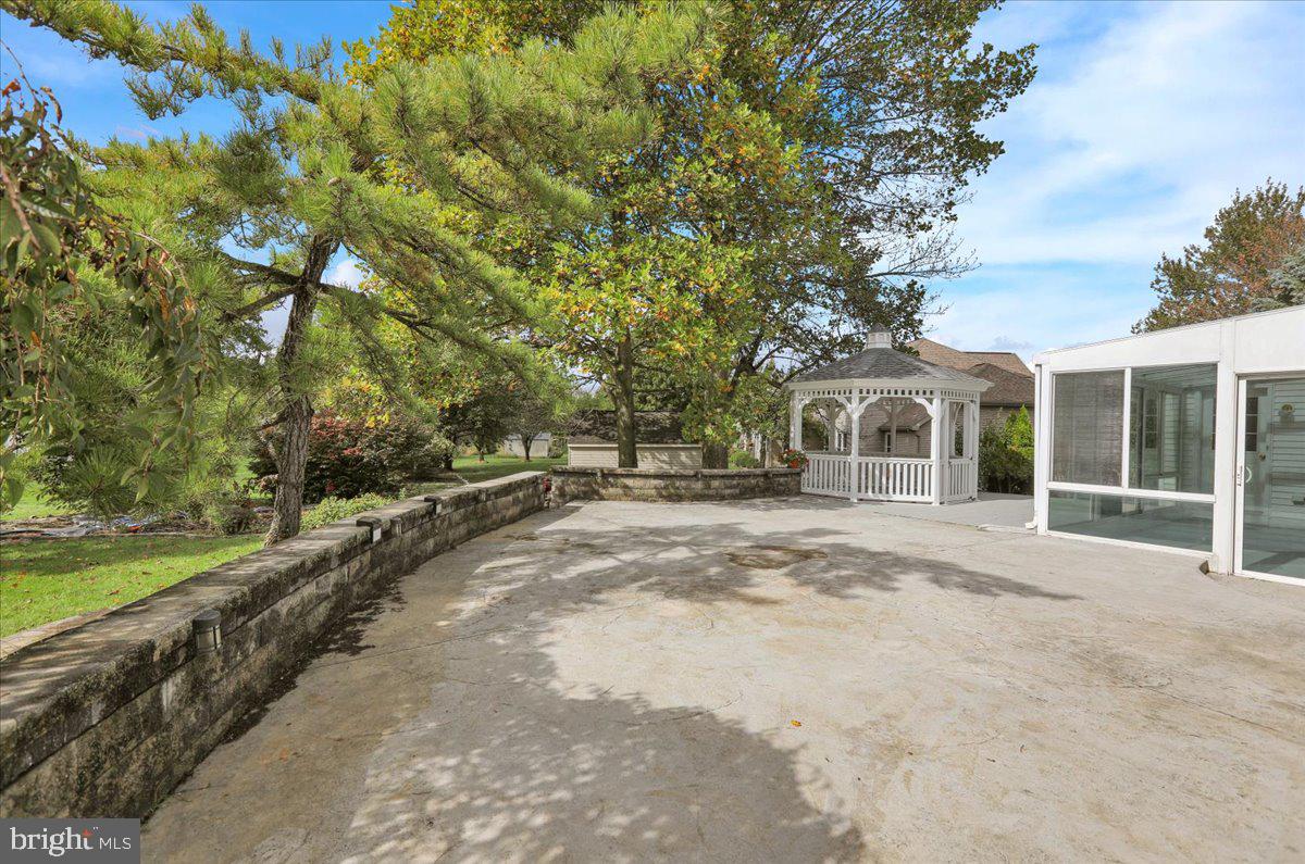 Lebanon, Pennsylvania, 17042, United States, 5 Bedrooms Bedrooms, ,4 BathroomsBathrooms,Residential,For Sale,1965418