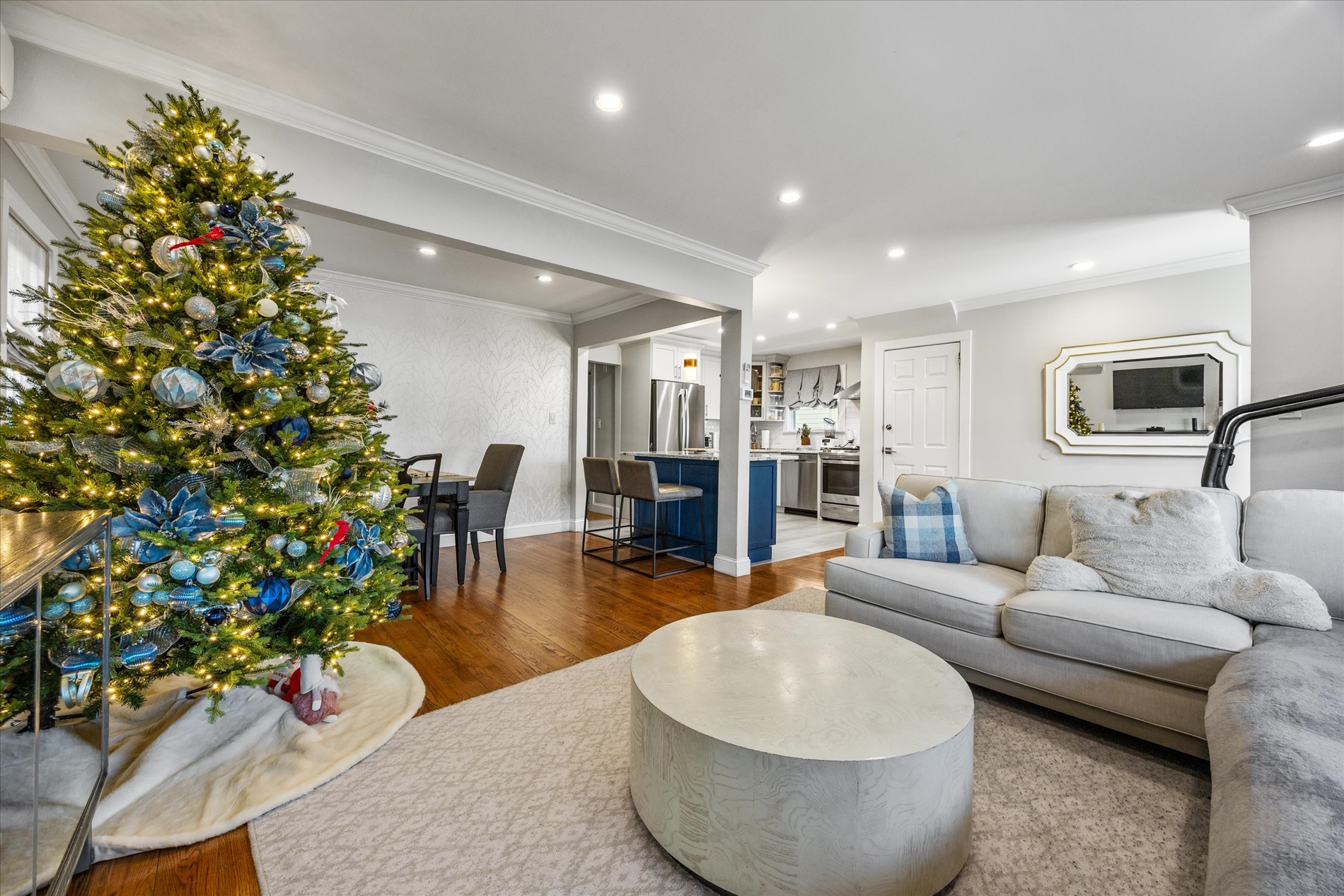 Howard Beach, New York, 11414, United States, 6 Bedrooms Bedrooms, ,2 BathroomsBathrooms,Residential,For Sale,2005661