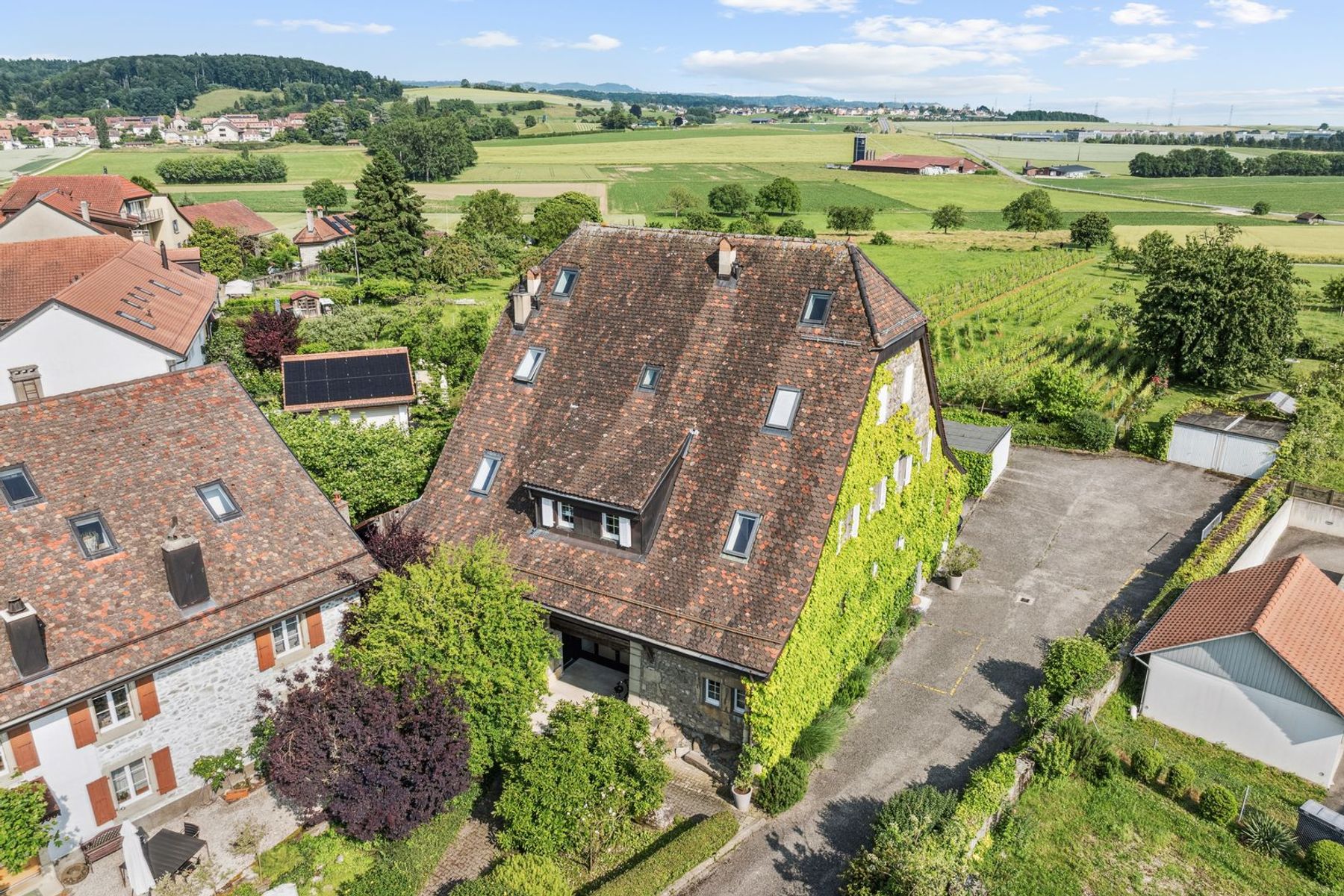  5.5 rooms in a charming small condominium 15 minutes from Lausanne - 物件實景