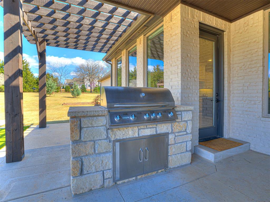 Arcadia, Oklahoma, 73007, United States, 4 Bedrooms Bedrooms, ,5 BathroomsBathrooms,Residential,For Sale,2034097